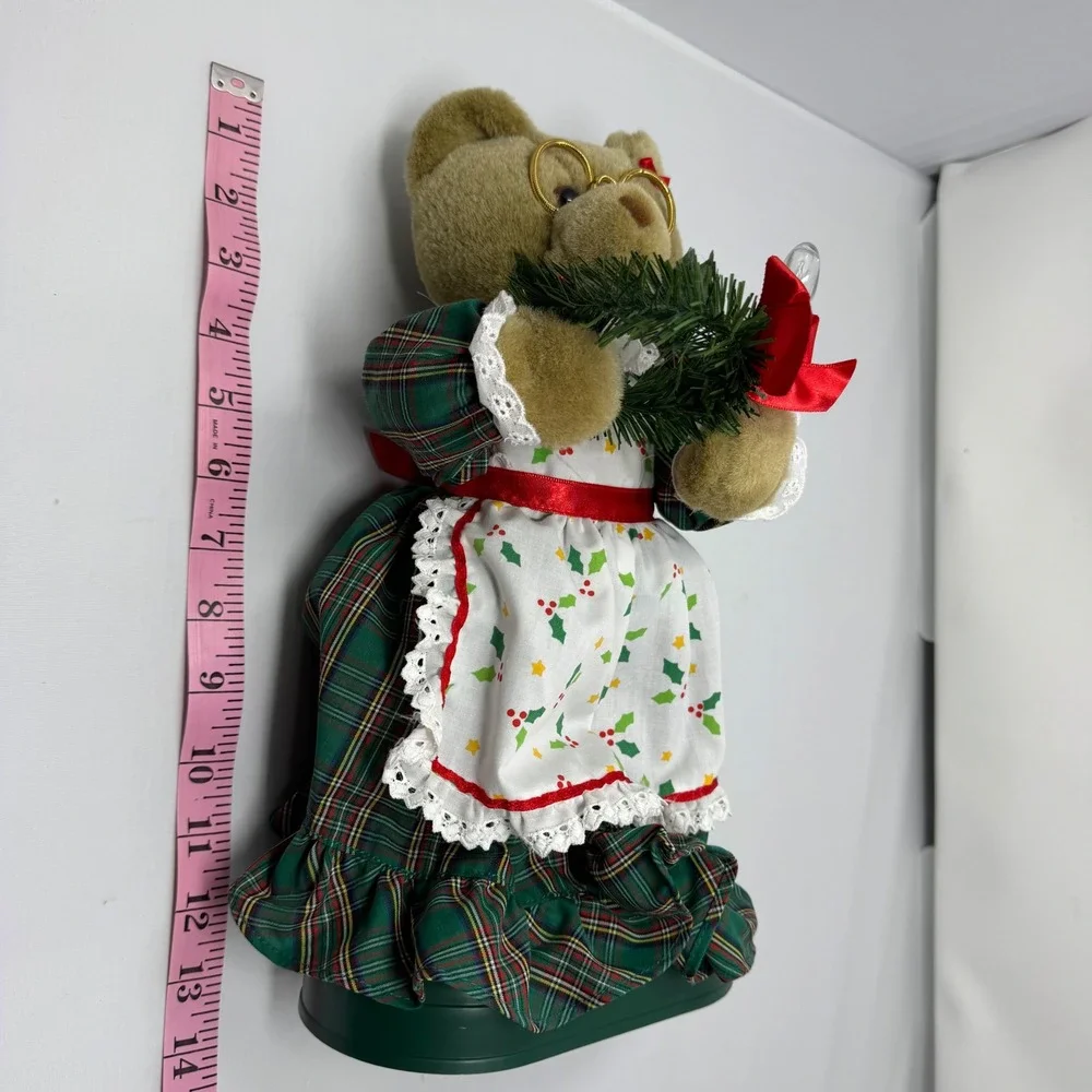 AVON Twinkling Musical Teddies Mrs Claus & Santa Animated Christmas Decor- Retro